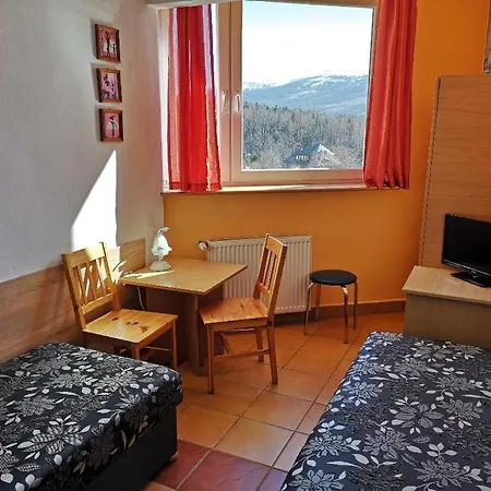 住宿加早餐酒店 Willa Mona 斯克拉斯卡波伦巴